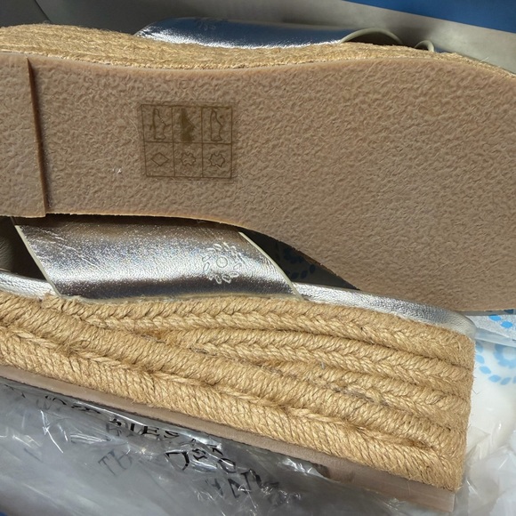 Jack Rogers Slotted Sloane Pebbled Espadrille Mid Wedge Women's Shoes - Picture 2 of 7